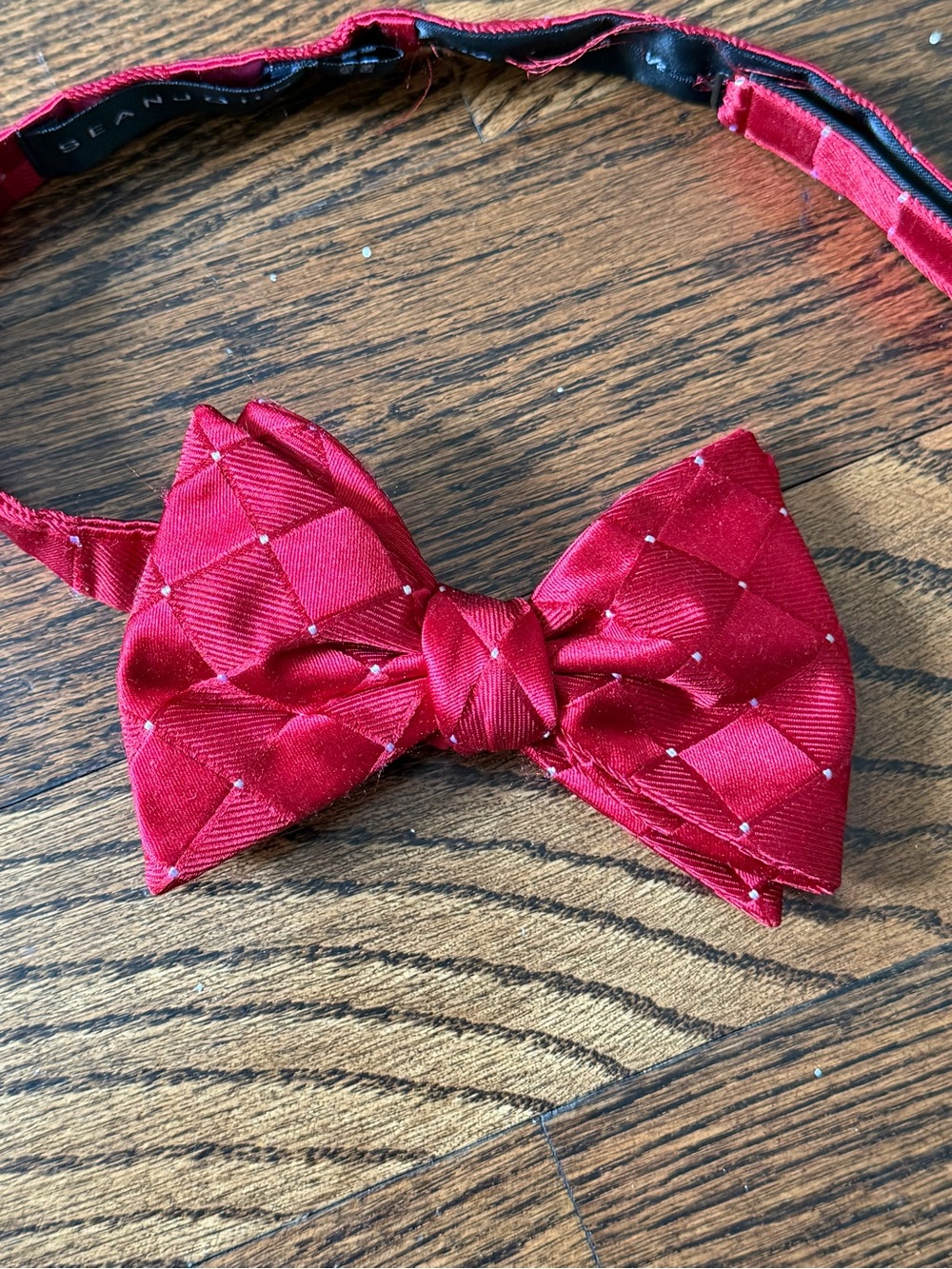 Sean John Red Diamond-Check Bow Tie with Tiny Dots